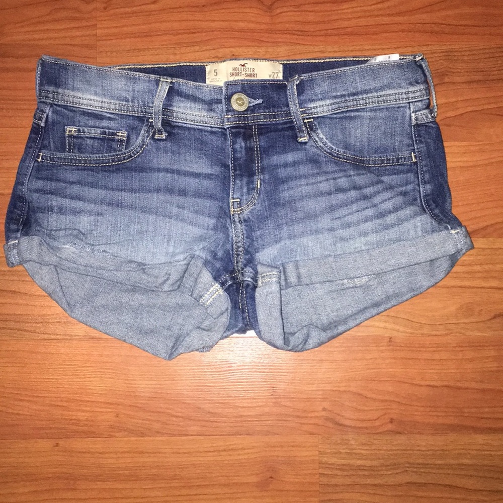 Hollister medium wash denim short-shorts